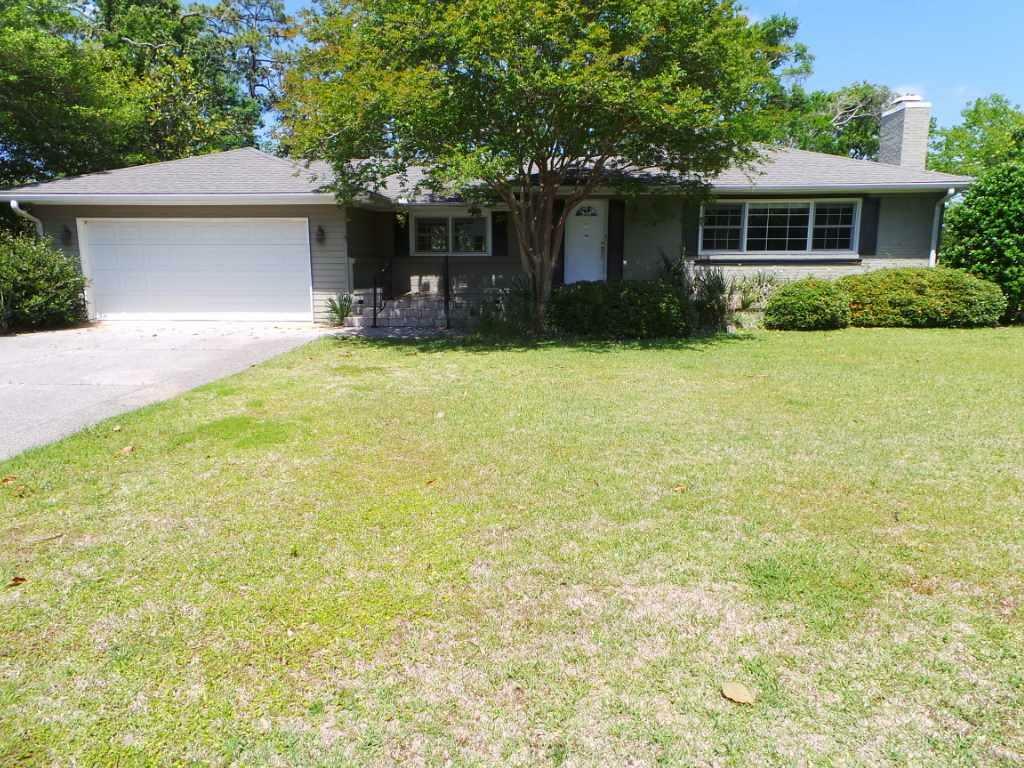 Property Photo:  1010 Harbourview Cir  FL 32507 