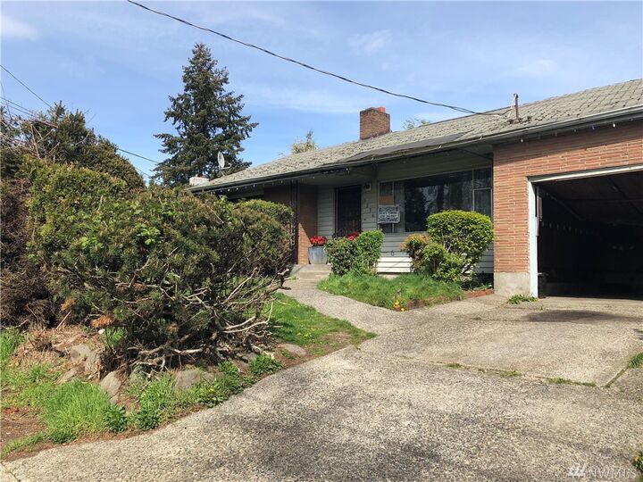 Property Photo: 9236 36th Avenue S WA 98118