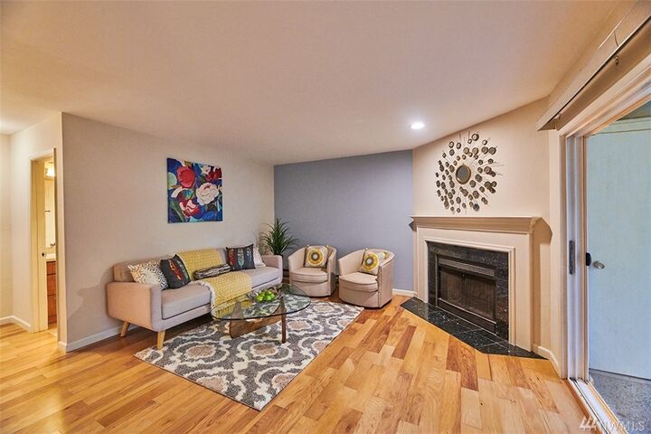 Property Photo:  4208 Factoria Blvd SE C9  WA 98006 