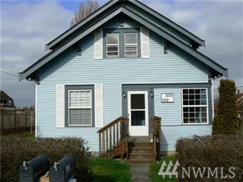 Property Photo:  1018 28th St  WA 98221 