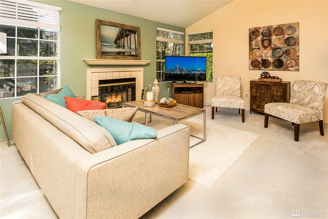 Property Photo: 6617 113th Place SE WA 98006
