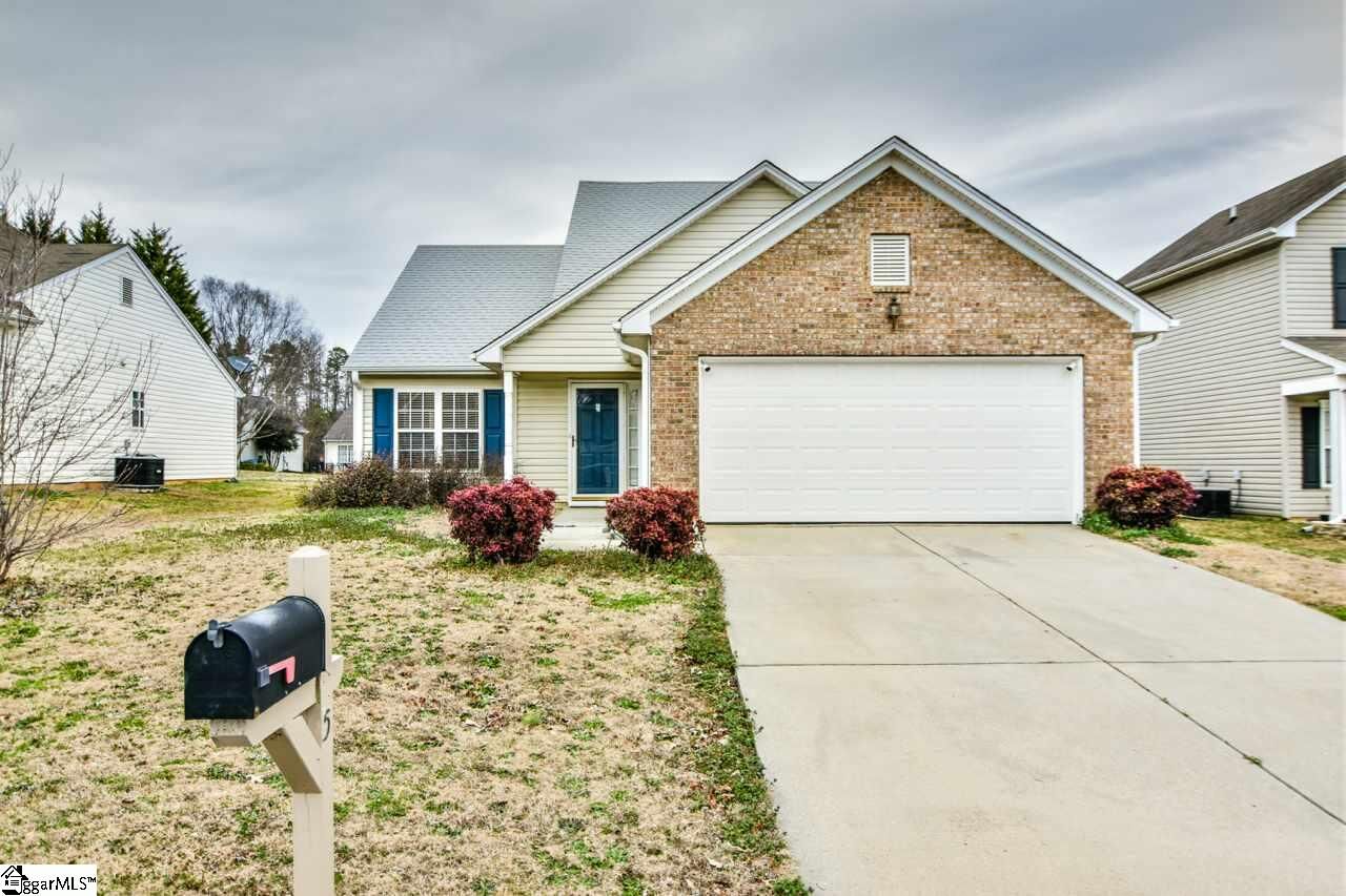 Property Photo:  5 Hartwell Drive  SC 29681 