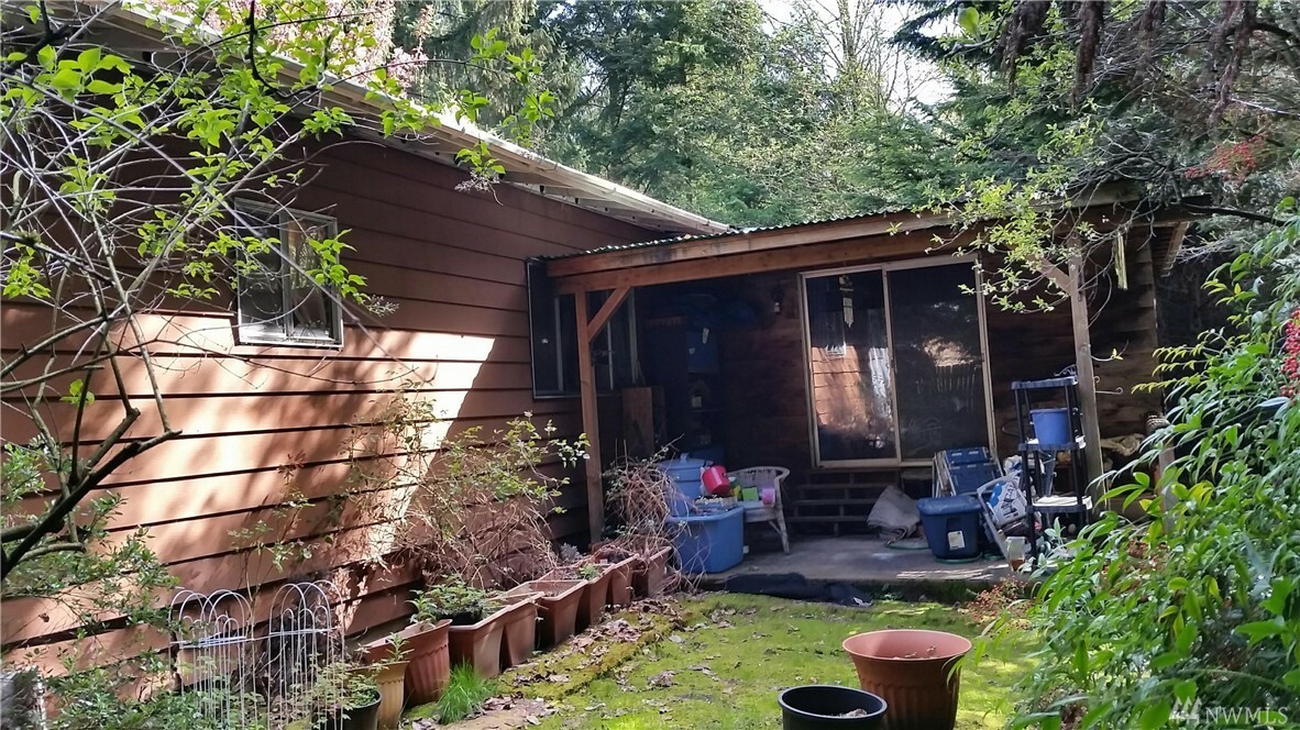 Property Photo:  4607 S 150th St  WA 98188 