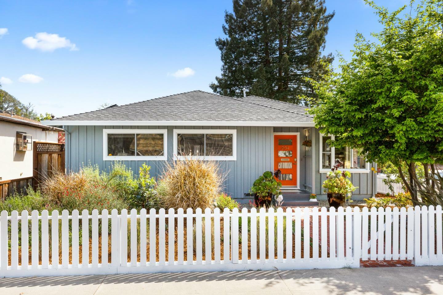 Property Photo:  204 Avalon Street  CA 95060 