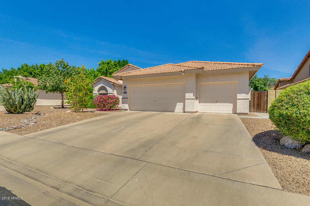 Property Photo: 1827 N Salem -- AZ 85205