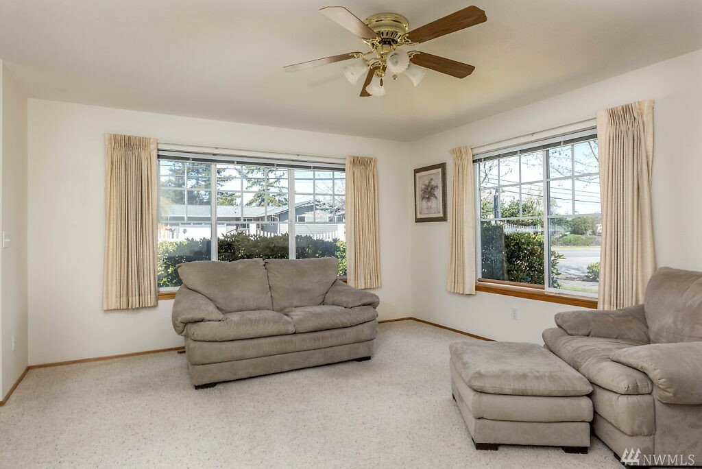 Property Photo: 161 W Whidbey Ave 10 WA 98277