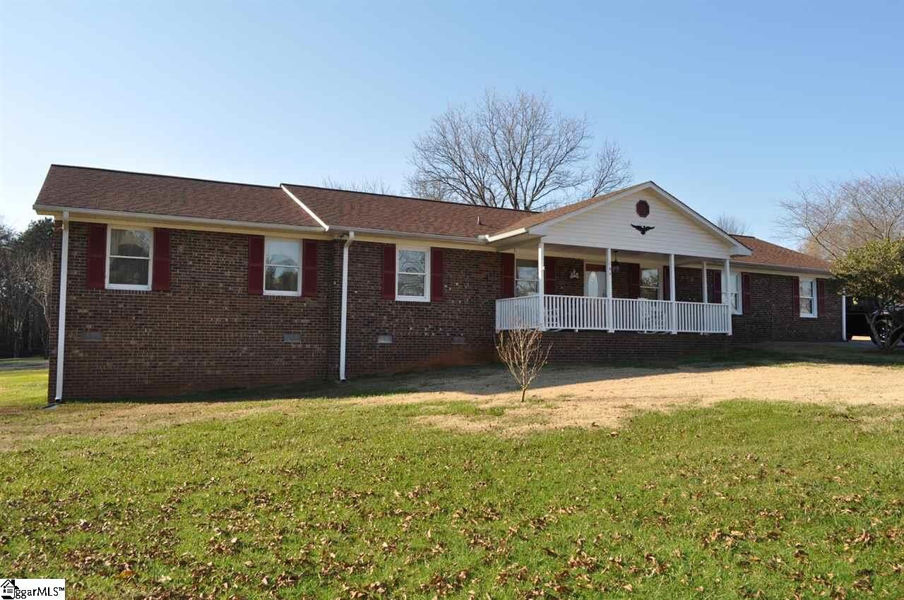 Property Photo:  164 Lake Road  SC 29323 