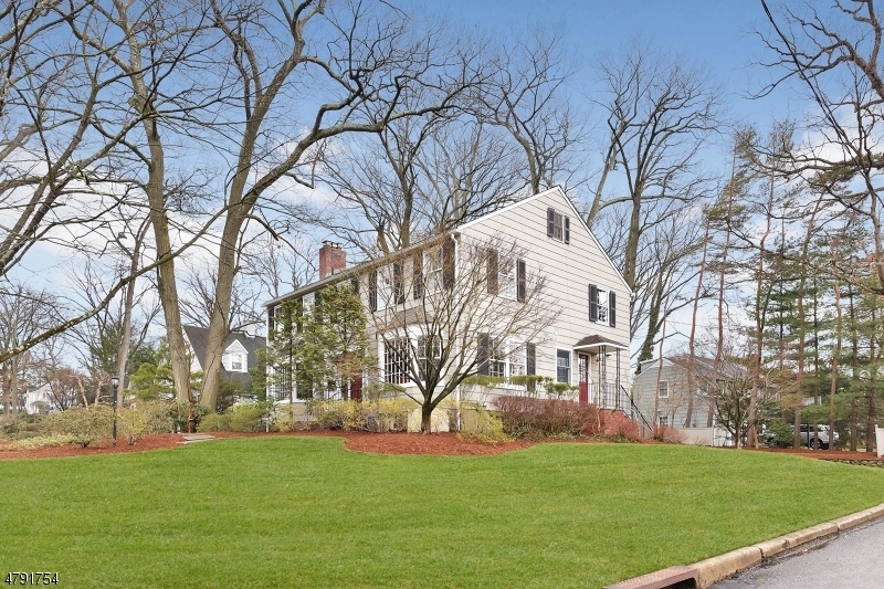 Property Photo: 398 Shelbourne Ter NJ 07450