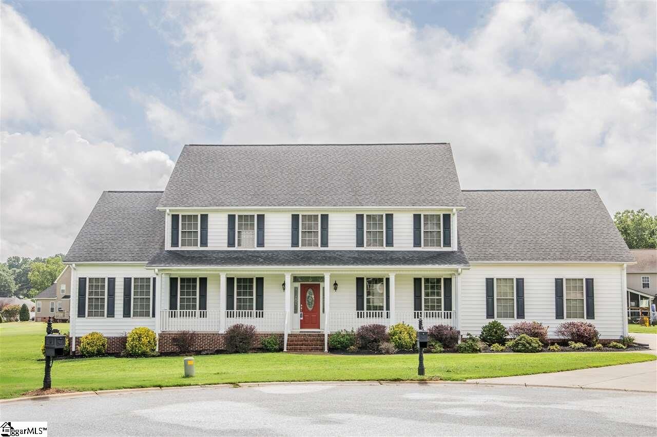 Property Photo:  806 Dills Farm Way  SC 29650 