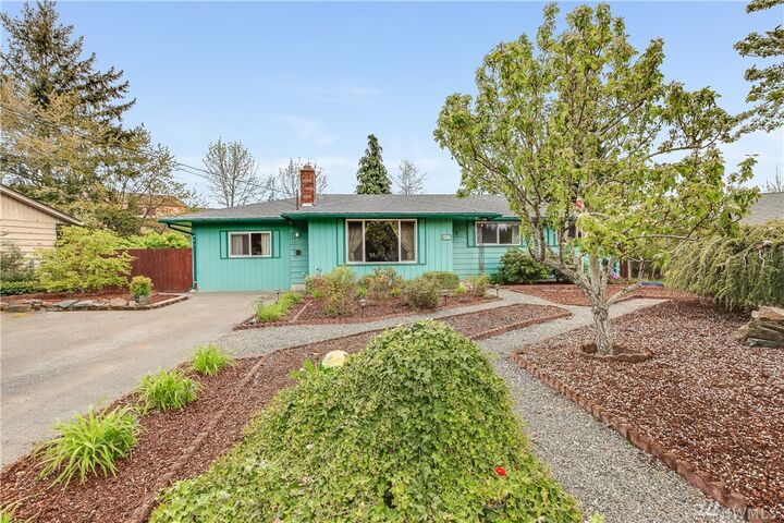 Property Photo:  4007 219th St SW  WA 98043 