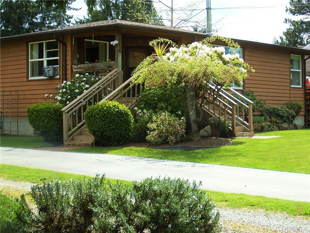 Property Photo:  114 224th St SW  WA 98021 