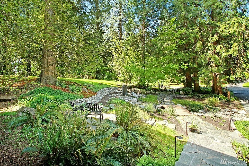 Property Photo:  19507 NE 162nd St  WA 98077 