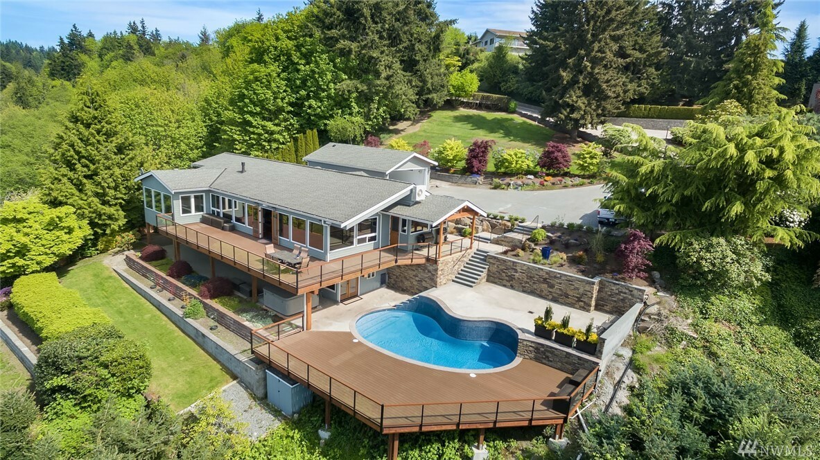 Property Photo:  14820 72nd Ave W  WA 98026 
