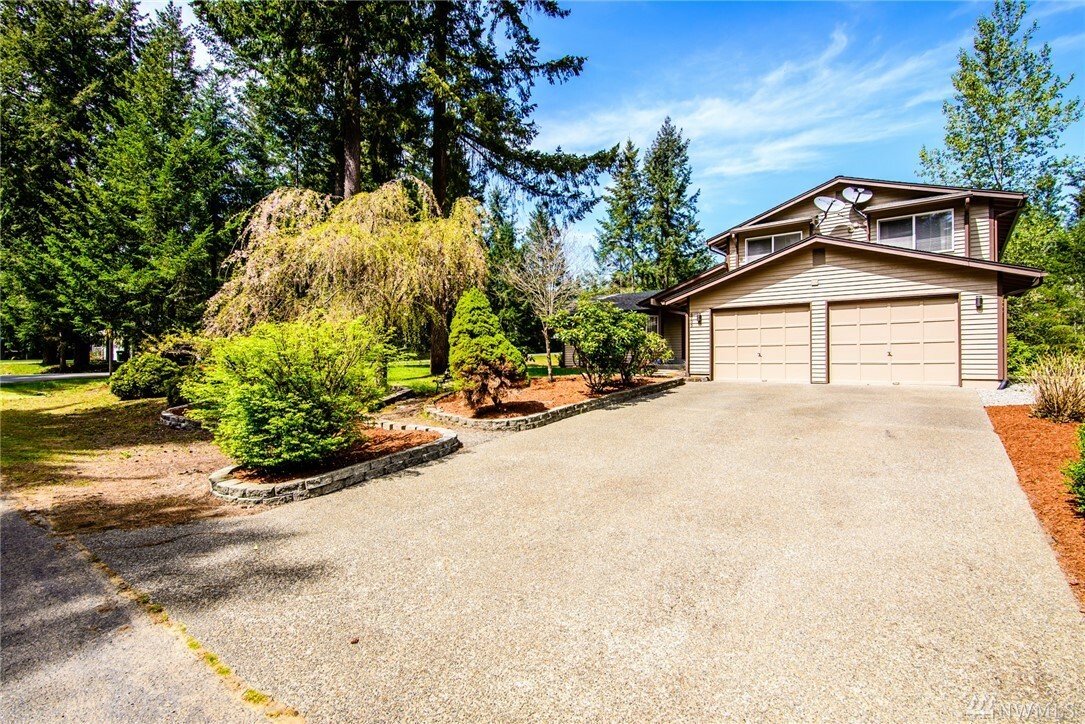 Property Photo:  6705 254th St E  WA 98338 