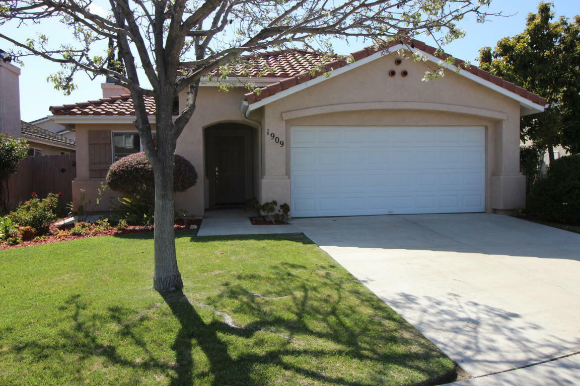 Property Photo:  1909 Evelyn Court  CA 93454 