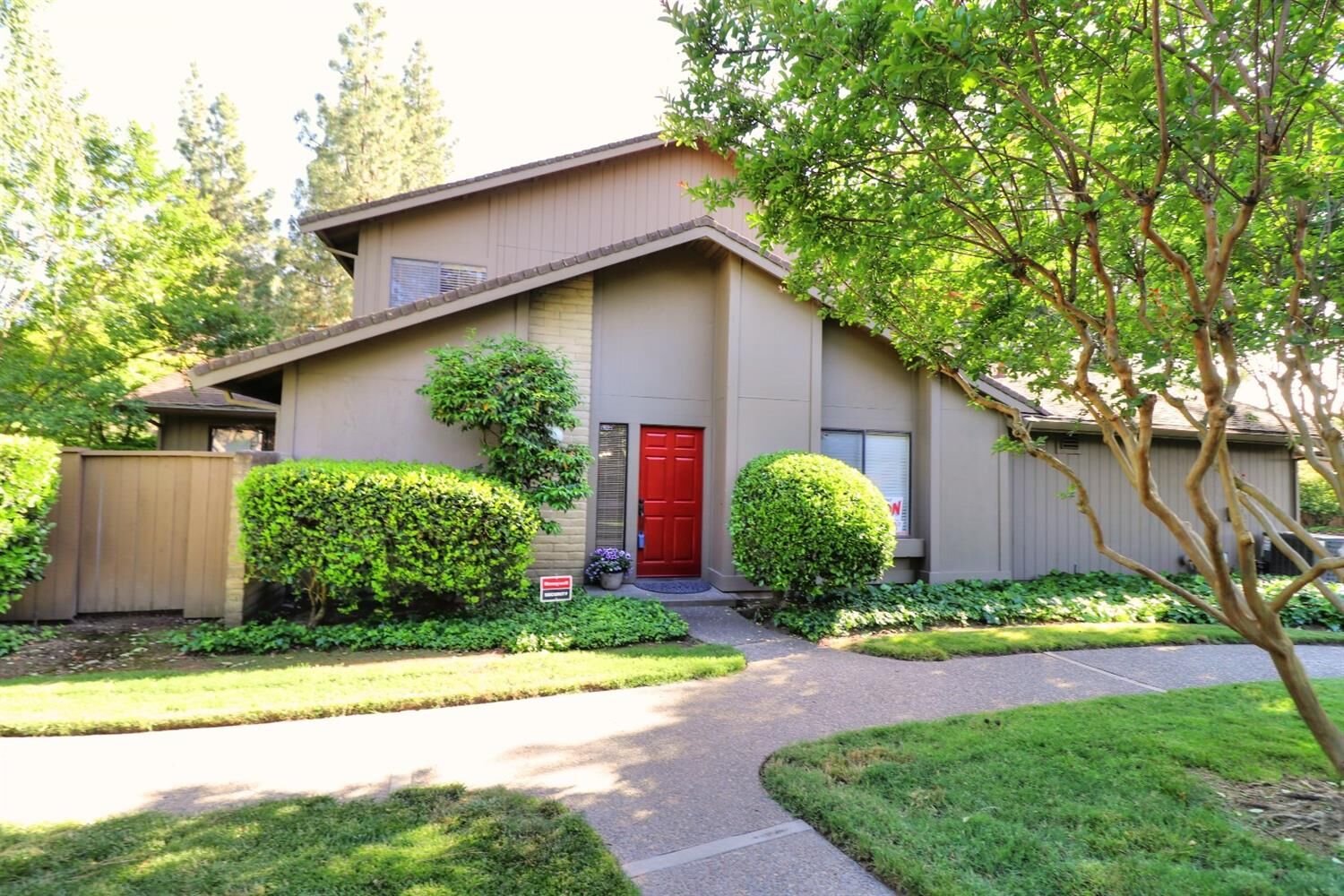Property Photo: 315 East Ranch Road CA 95825