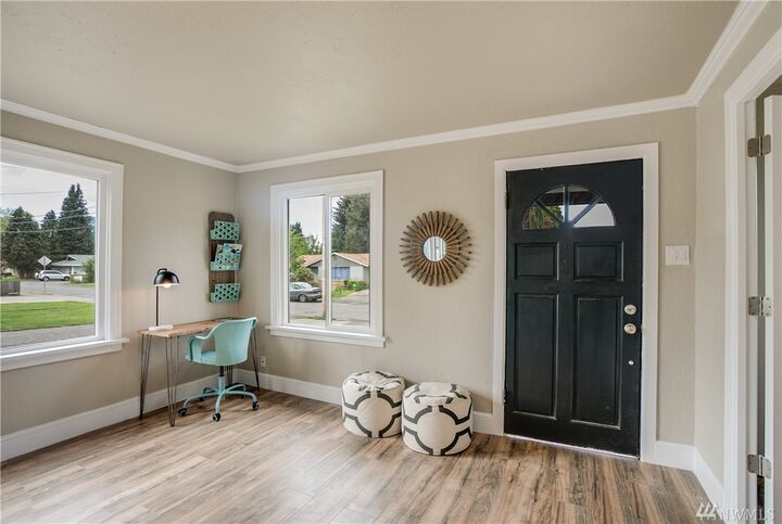 Property Photo: 1522 3rd St SE WA 98002