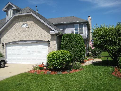 Property Photo: 275 Benton Lane IL 60108