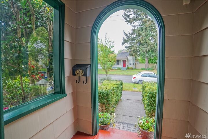 Property Photo:  621 N Prospect Street  WA 98406 