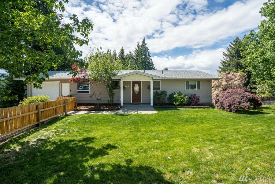 Property Photo:  856 N Keller Ave  WA 98802 