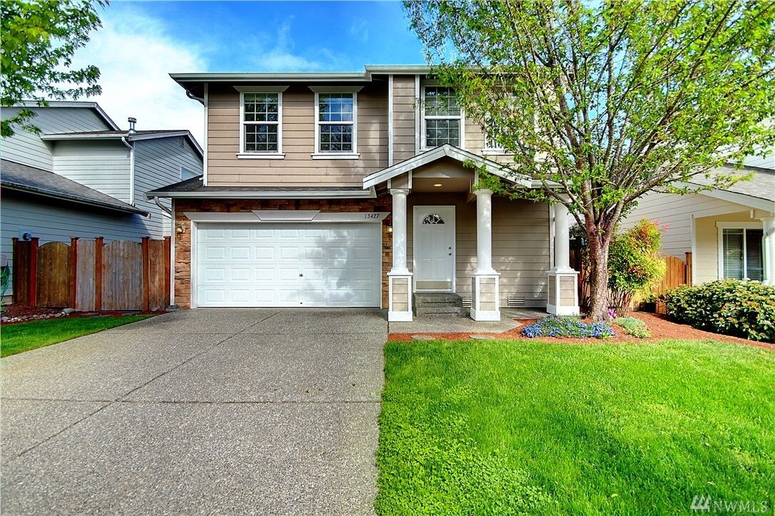 Property Photo: 13427 31st Dr SE 14 WA 98012