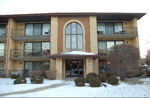 Property Photo: 7305 S Evergreen Drive 2C IL 60462