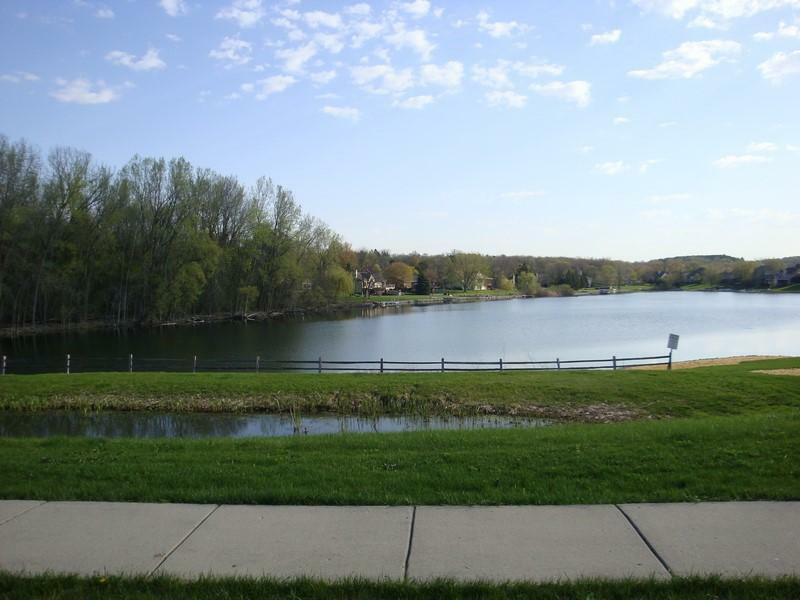 Property Photo:  345 Lake Bluff Dr Lt91  WI 53066 