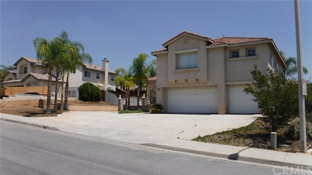 Property Photo:  12248 Via De Palmas Drive  CA 92555 