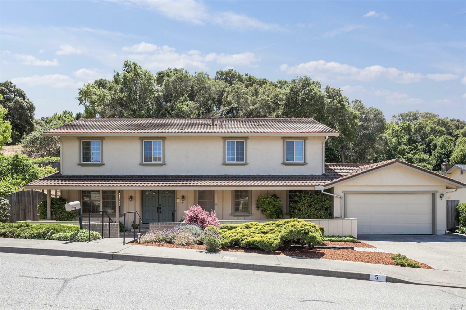 Property Photo:  5 Coast Oak Way  CA 94903 