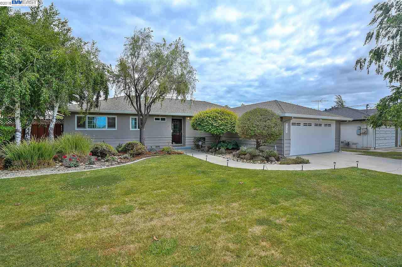 Property Photo: 5110 Keystone Dr CA 94536