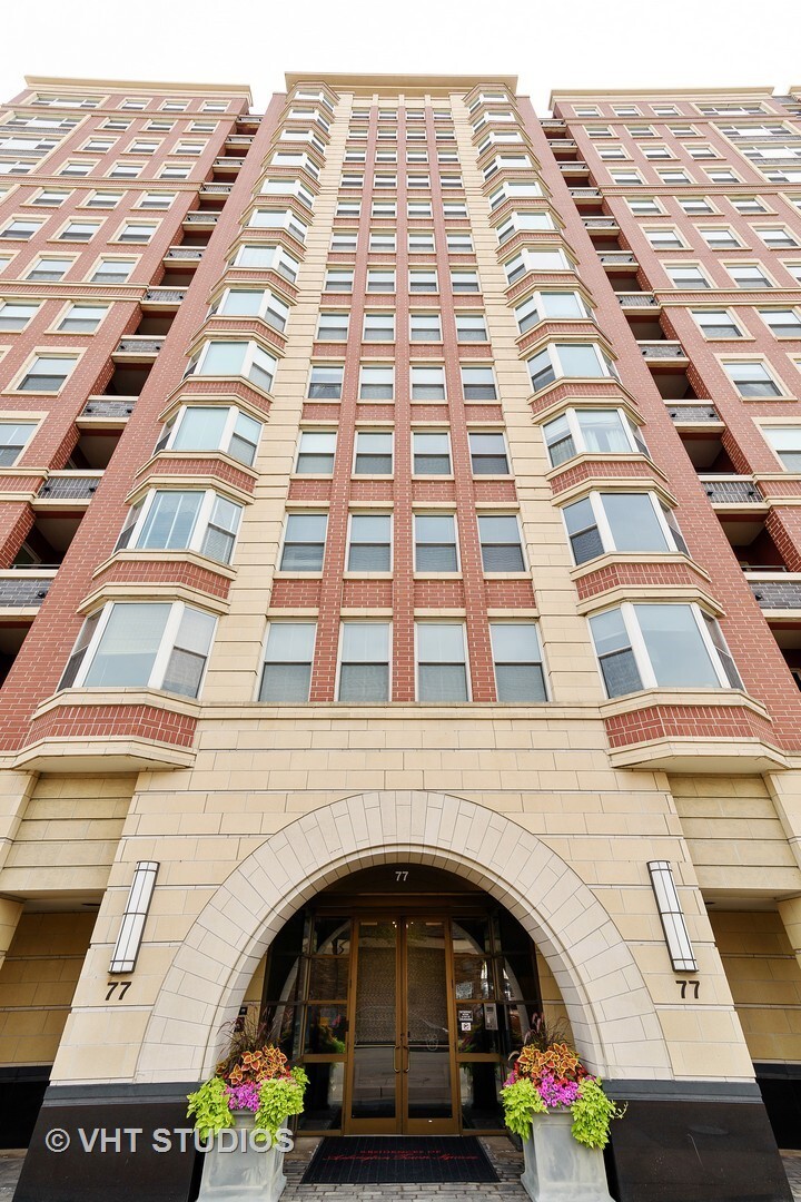 Property Photo: 77 Evergreen Avenue 510 IL 60005
