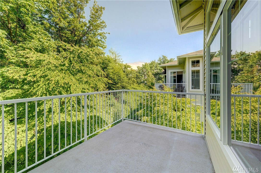 Property Photo:  21404 40th Place S F  WA 98198 