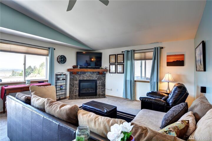 Property Photo: 17709 Upland Dr WA 98223