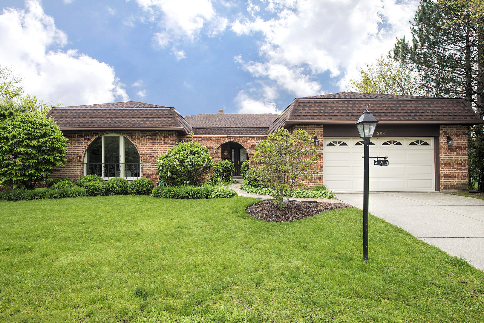 Property Photo: 235 Fairview Lane IL 60062