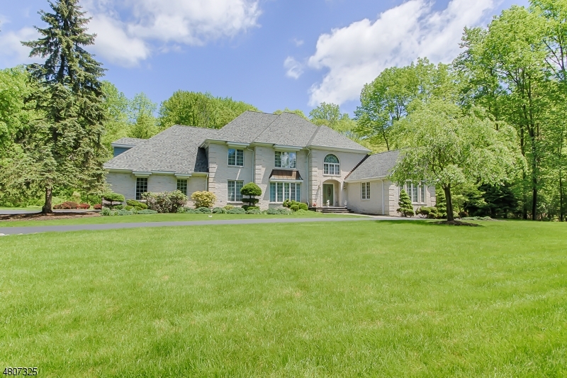 Property Photo:  30 Cherokee Ct  NJ 07871 