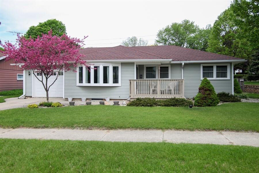 Property Photo: 802 Green Tree Rd WI 53090