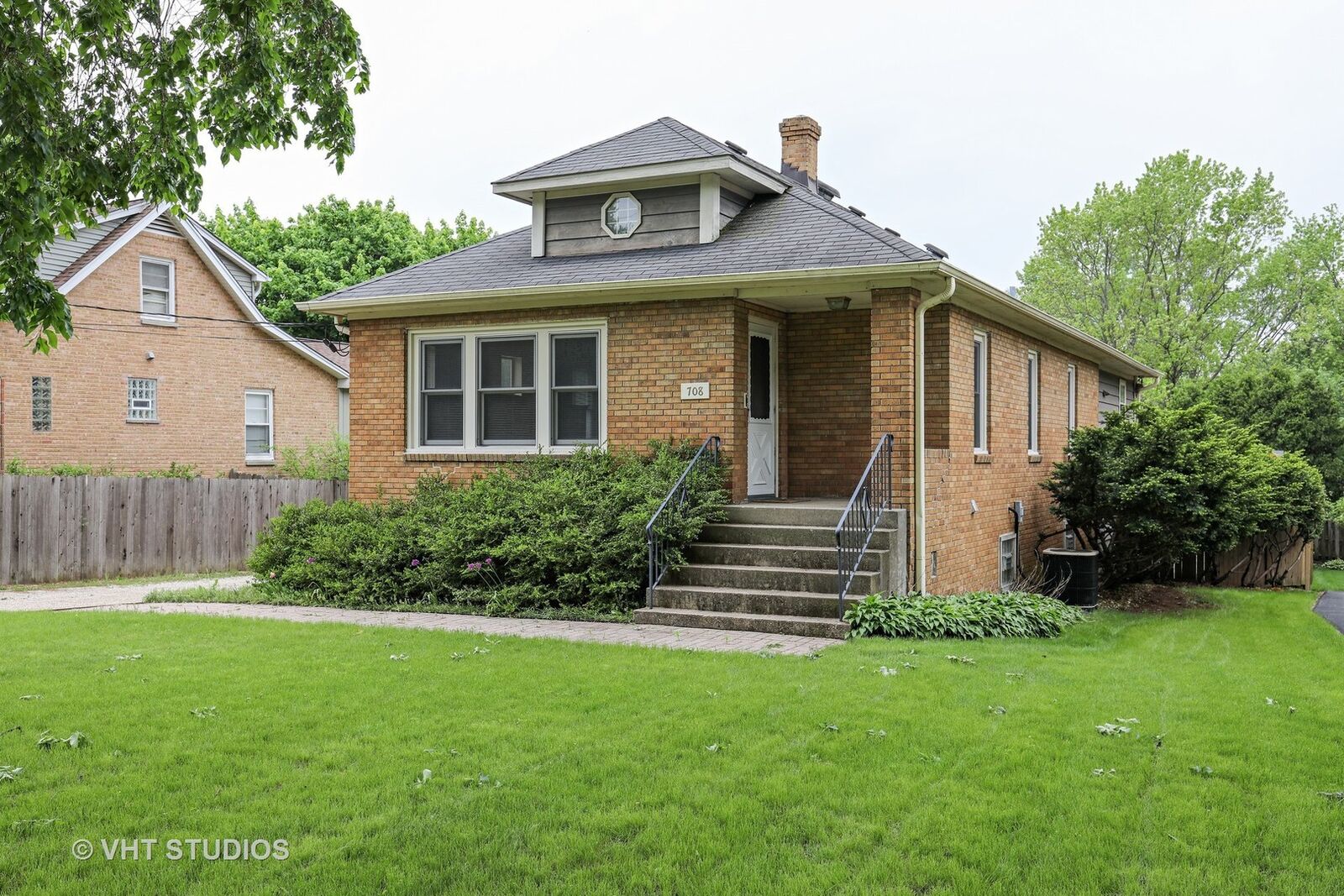 Property Photo:  708 Prospect Avenue  IL 60010 