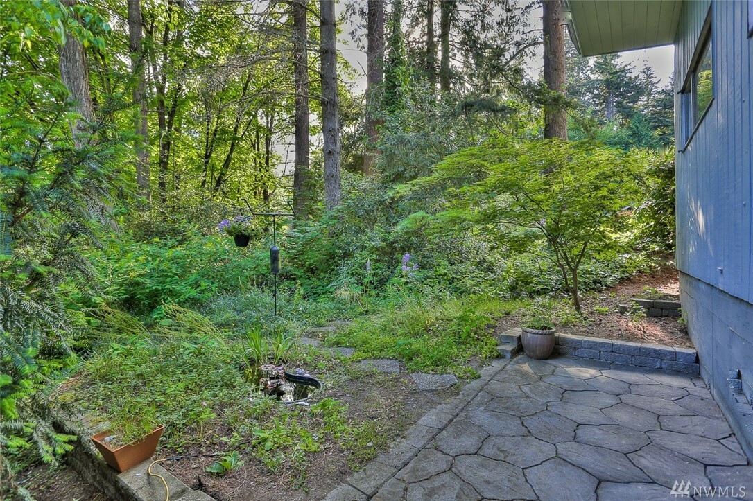 Property Photo: 3702 NE 180th St WA 98155