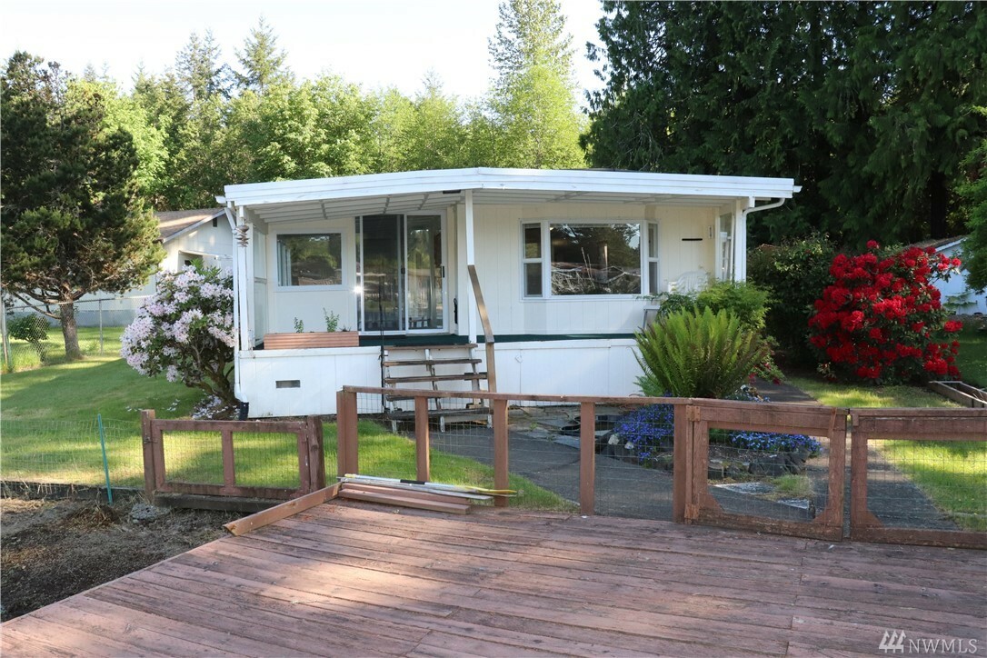 Property Photo: 1100 SE Crescent Dr WA 98584