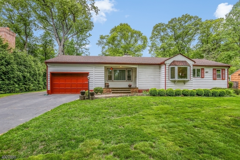 Property Photo:  13 Floral St  NJ 07928 