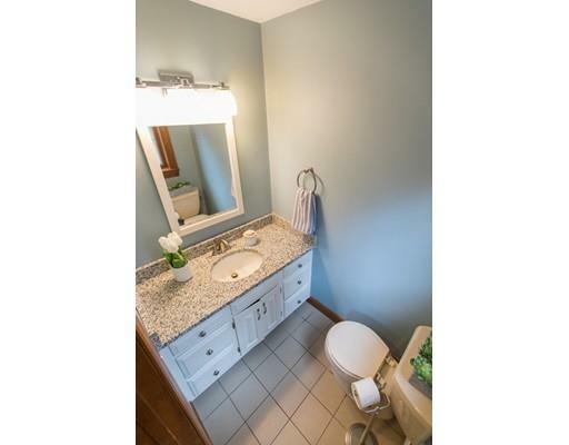 Property Photo: 14 Nottingham Circle MA 01520