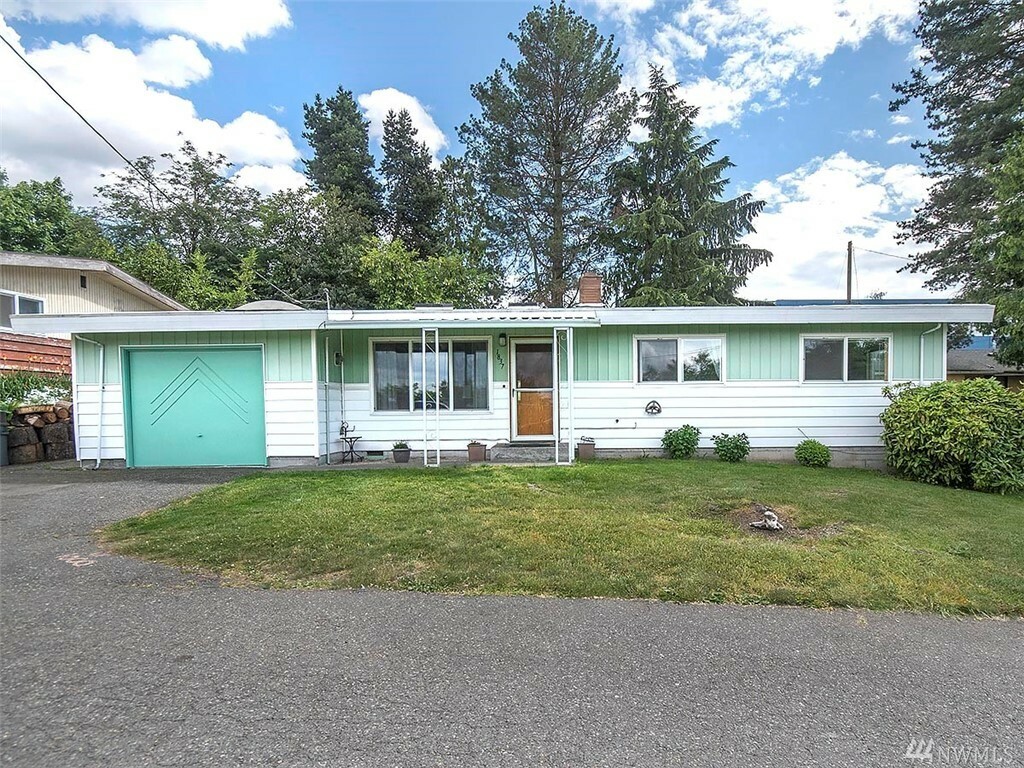 Property Photo:  1837 S 118th St  WA 98168 