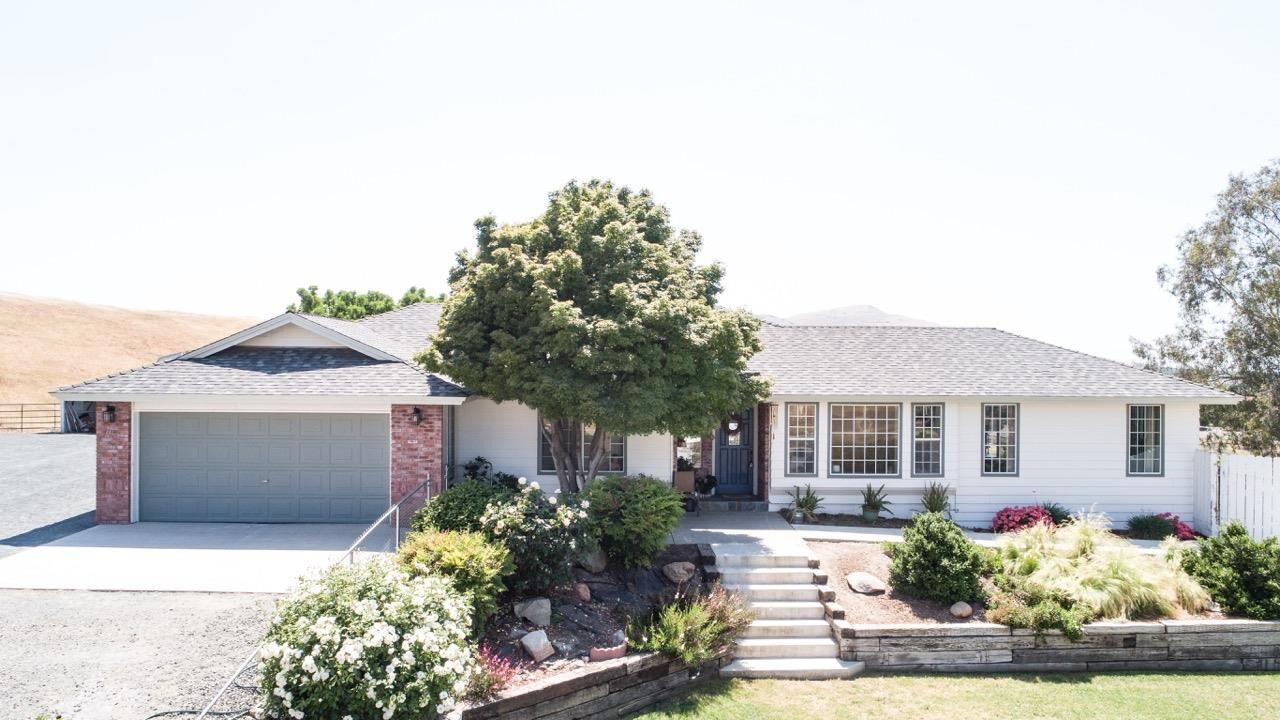 Property Photo: 28867 Highway 190 CA 93257