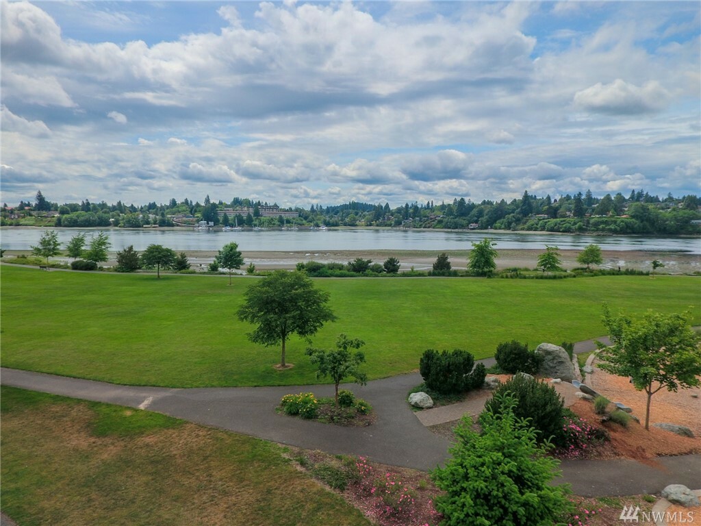 Property Photo:  219 Apple St  WA 98310 