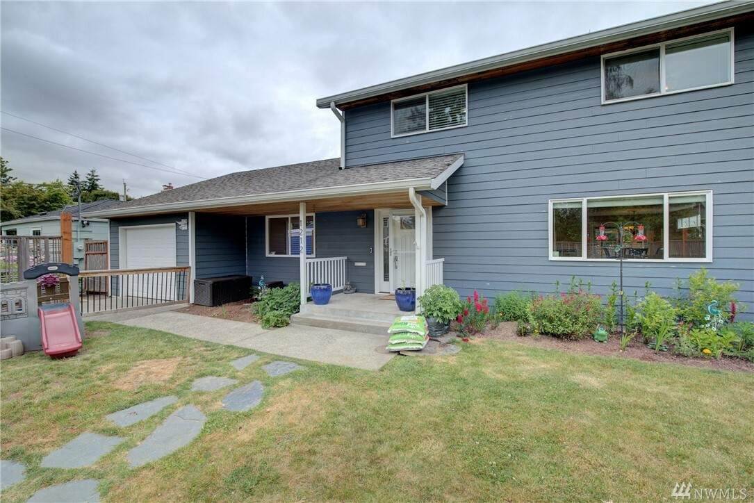 Property Photo:  1212 NE 92nd St  WA 98115 