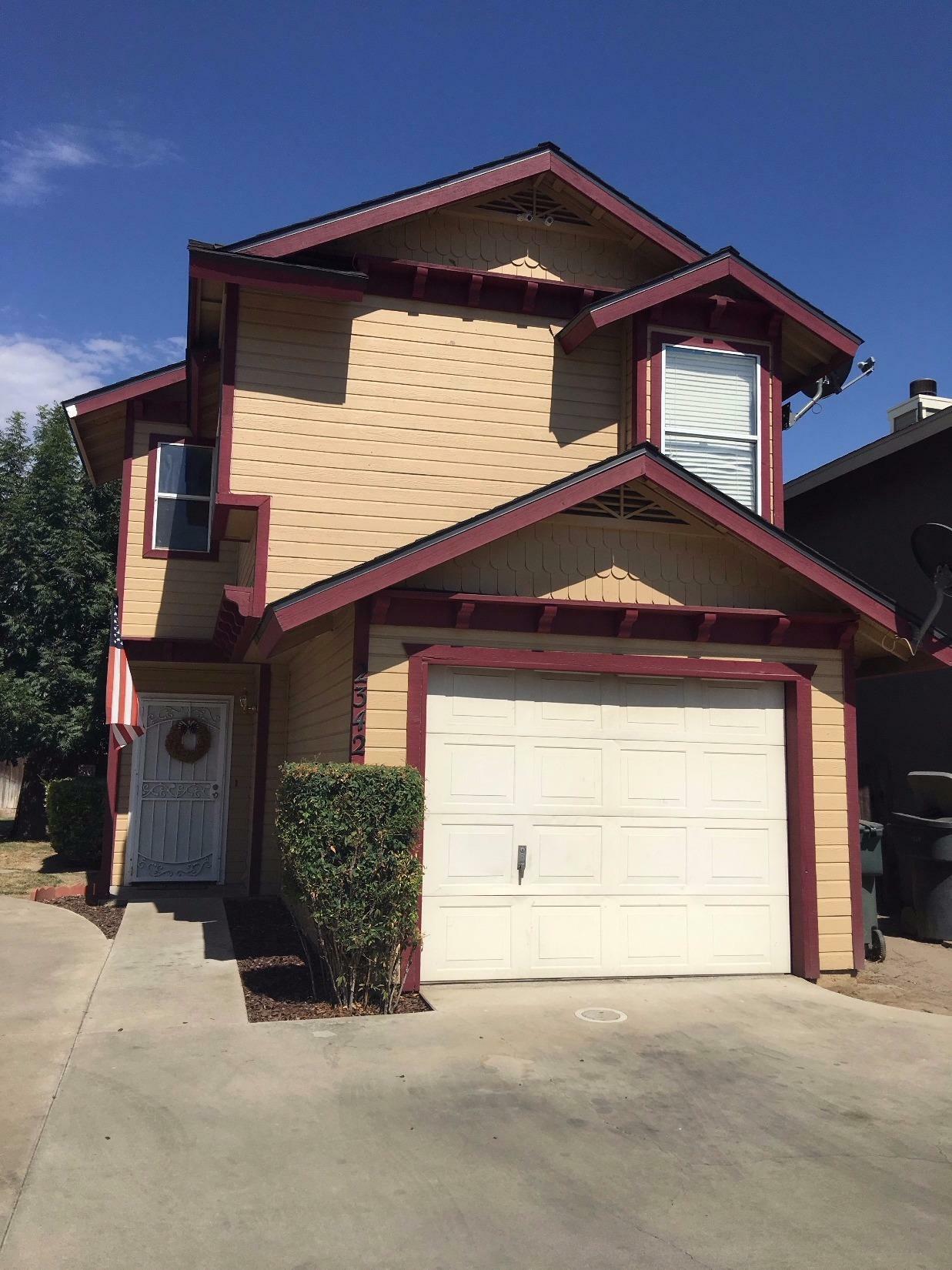 Property Photo:  2342 W Packwood Drive  CA 93277 