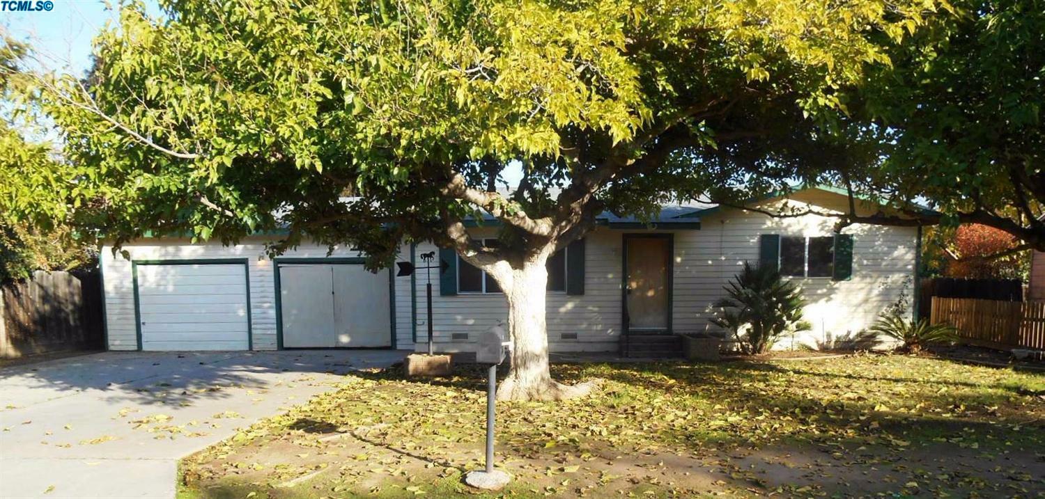 Property Photo:  848 11th Street  CA 93646 