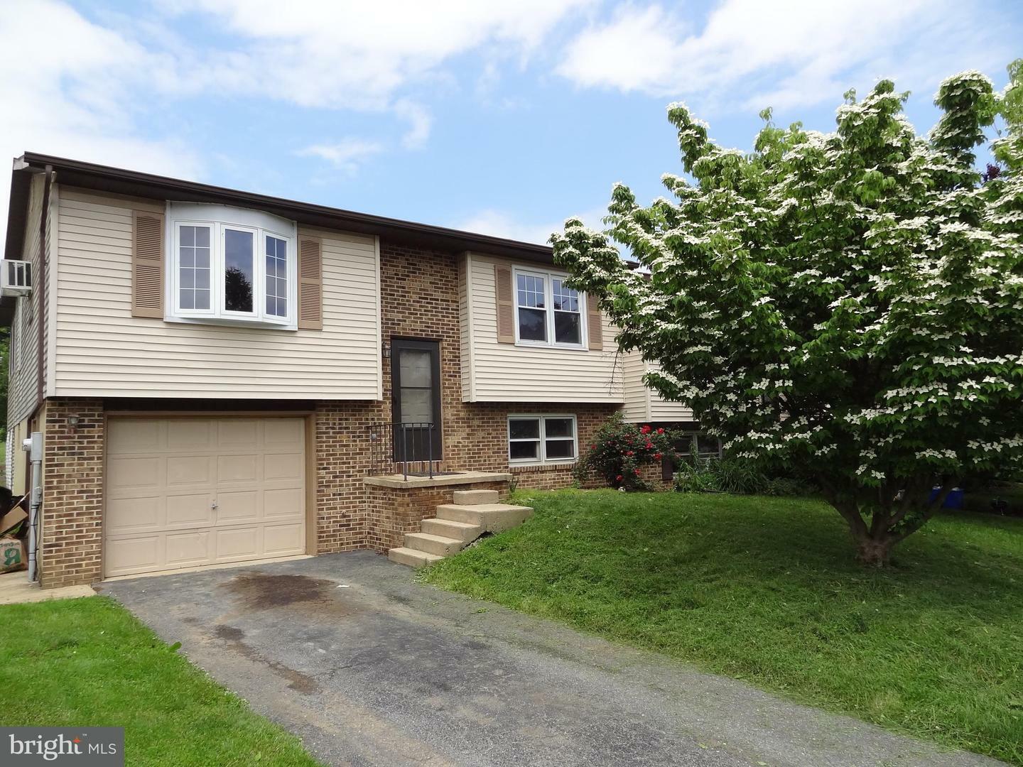 Property Photo:  321 N 7th Street  PA 17368 