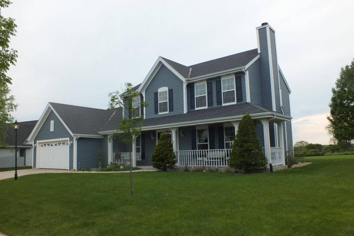 Property Photo:  1050 River Place Blvd  WI 53189 