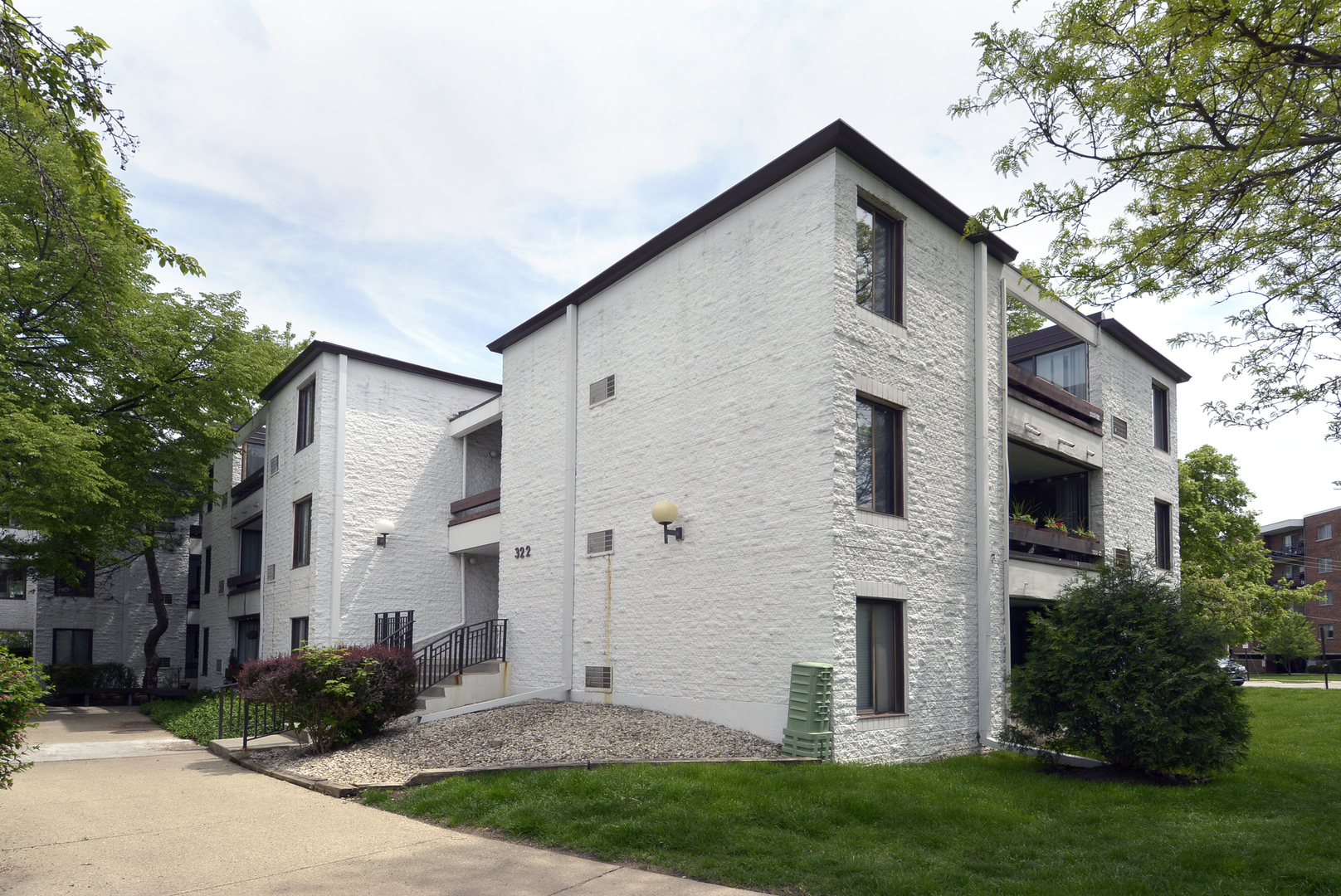 Property Photo: 322 Miner Street 3A IL 60005